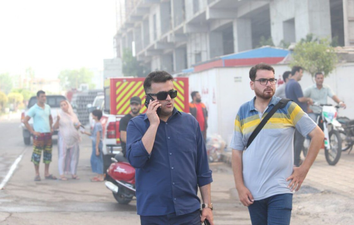 در دل آتش، با صدای مردم: روایت لحظات پر التهاب و نقش سخنگوی میدان/ روایت یک سخنگوی خستگی ناپذیر در دل آتش ونوس در دل آتش، با صدای مردم: روایت لحظات پر التهاب و نقش سخنگوی میدان/ روایت یک سخنگوی خستگی ناپذیر در دل آتش ونوس