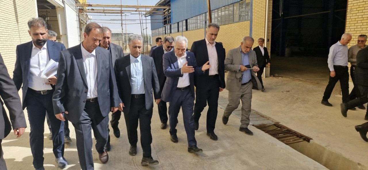 بازدید مدیرعامل بانك صنعت و معدن از 8 طرح تولیدی در استان فارس بازدید مدیرعامل بانك صنعت و معدن از 8 طرح تولیدی در استان فارس