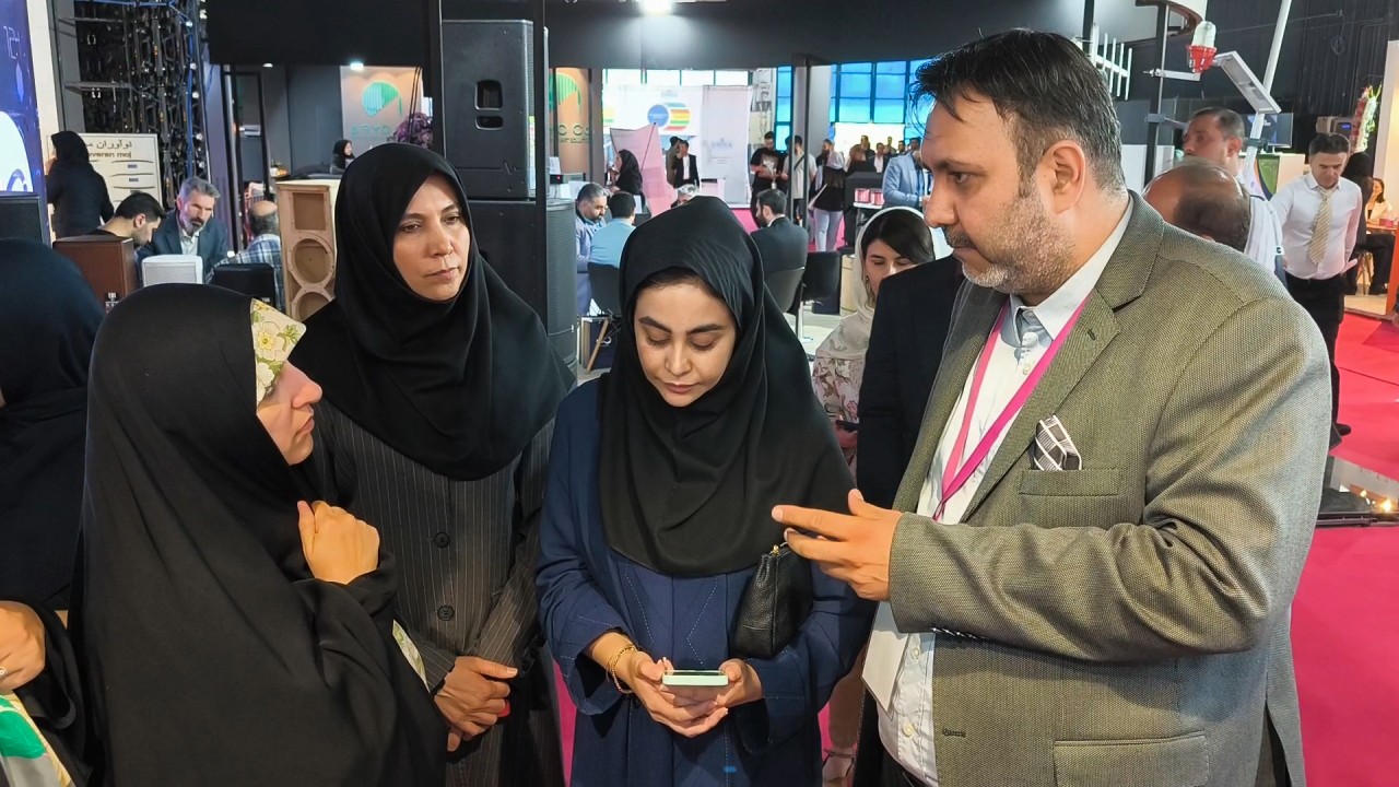 بازدید معاون رئیس جمهور از خدمات شرکت ایران کیش درنمایشگاه الکامپ بازدید معاون رئیس جمهور از خدمات شرکت ایران کیش درنمایشگاه الکامپ