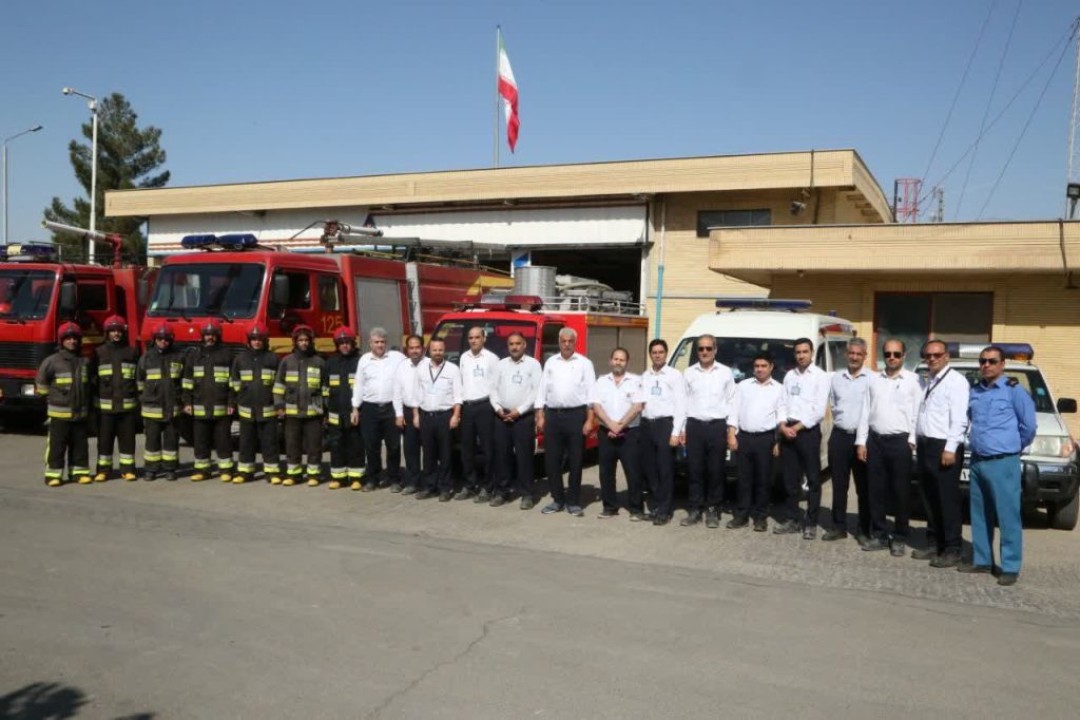 تقدیر صمیمانه سرپرست شرکت پتروشیمی خراسان از تلاشهای شبانهروزی کارکنان HSE در روز ملی ایمنی و آتشنشانی تقدیر صمیمانه سرپرست شرکت پتروشیمی خراسان از تلاشهای شبانهروزی کارکنان HSE در روز ملی ایمنی و آتشنشانی