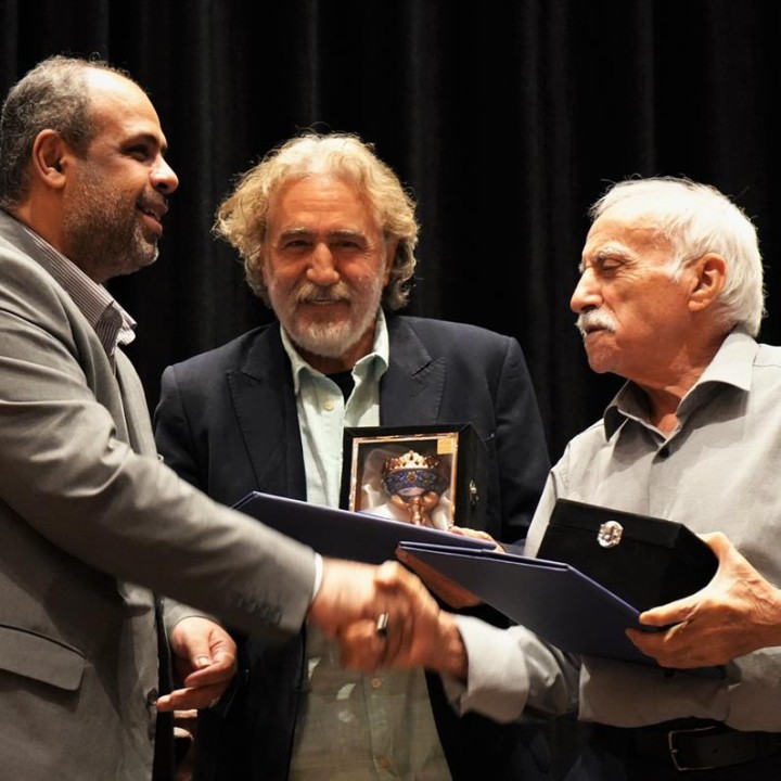 قدردانی از هنرمندان، یعنی کمک به حفظ و اقتدار فرهنگی و هنری کشور قدردانی از هنرمندان، یعنی کمک به حفظ و اقتدار فرهنگی و هنری کشور