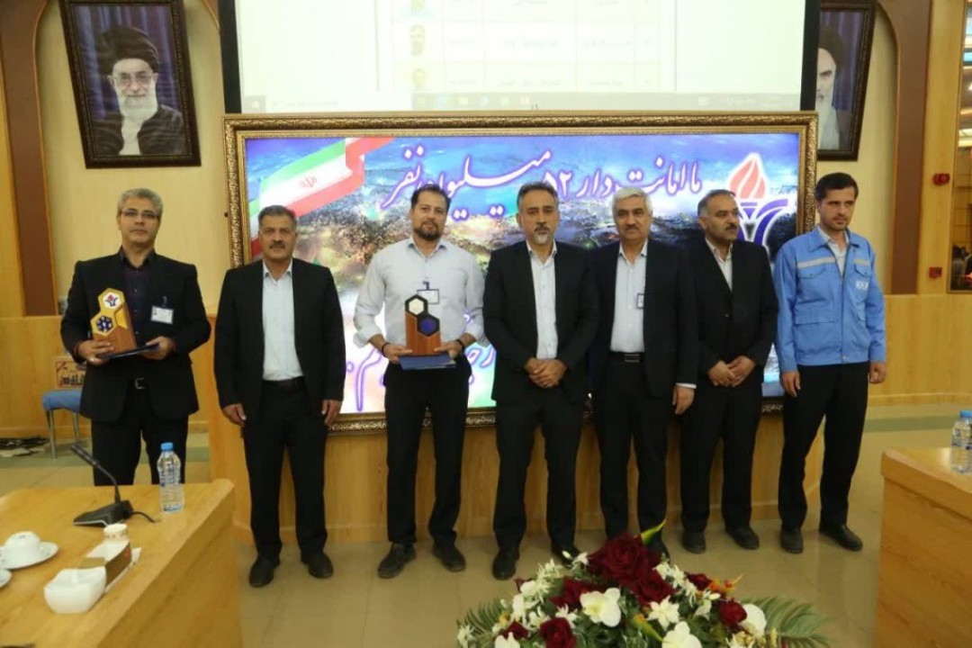 تجلیل از برترینهای ایمنی در پتروشیمی خراسان با رکورد شکنی ۶۱.۷۸ میلیون نفر ساعت بدون حادثه مخاطره آمیز تجلیل از برترینهای ایمنی در پتروشیمی خراسان با رکورد شکنی ۶۱.۷۸ میلیون نفر ساعت بدون حادثه مخاطره آمیز