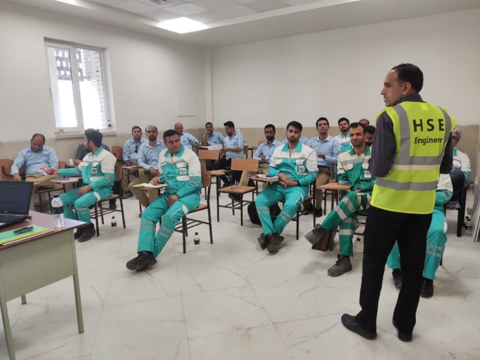 برگزاری 2 دوره آموزشی ایمنی در پایگاه جدید امداد و نجات طبس برگزاری 2 دوره آموزشی ایمنی در پایگاه جدید امداد و نجات طبس