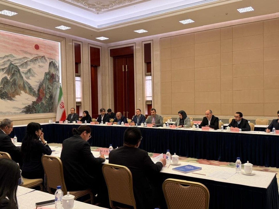 مدیرعامل شرکت ملی صنایع مس ایران با همراهی رئیس هیات عامل ایمیدرو با معاون وزیر منابع طبیعی چین دیدار کرد مدیرعامل شرکت ملی صنایع مس ایران با همراهی رئیس هیات عامل ایمیدرو با معاون وزیر منابع طبیعی چین دیدار کرد